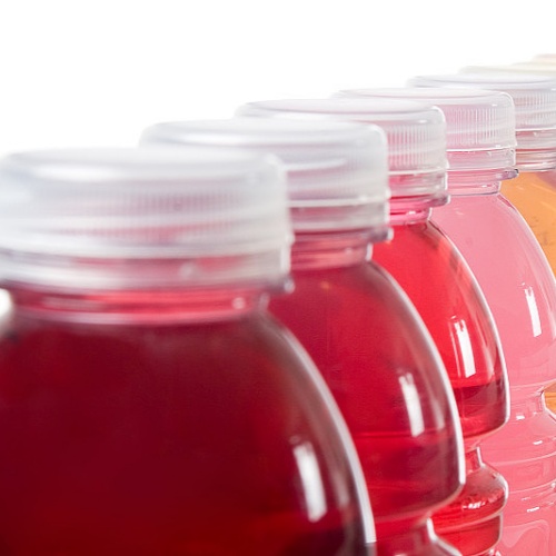 How do you choose the degree of substitution (DS) for sodium carboxymethyl cellulose in liquid beverages?